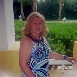 Meet your Posher, Dee